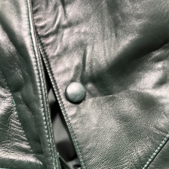 Woman’s full length forest green leather coat - Picture 4 of 4